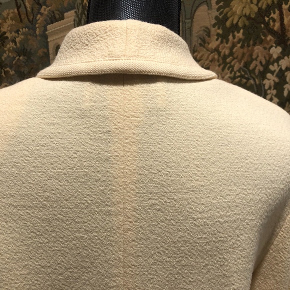 Castleberry Women"s knit Suit, Beautiful! - Picture 4 of 10